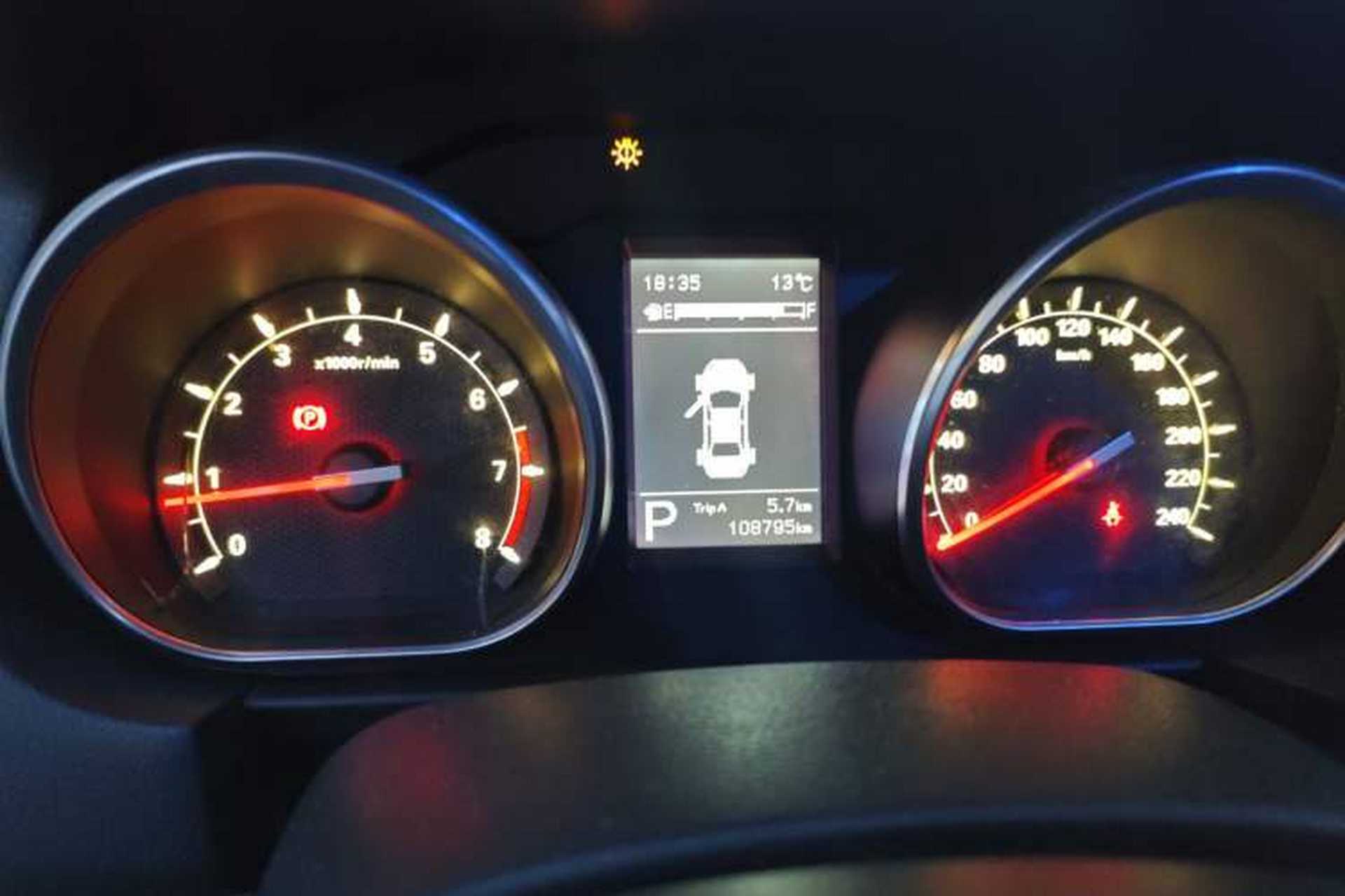 Used Bestune B50 2016 1.4T Automatic Luxury Model Odometer Close Up