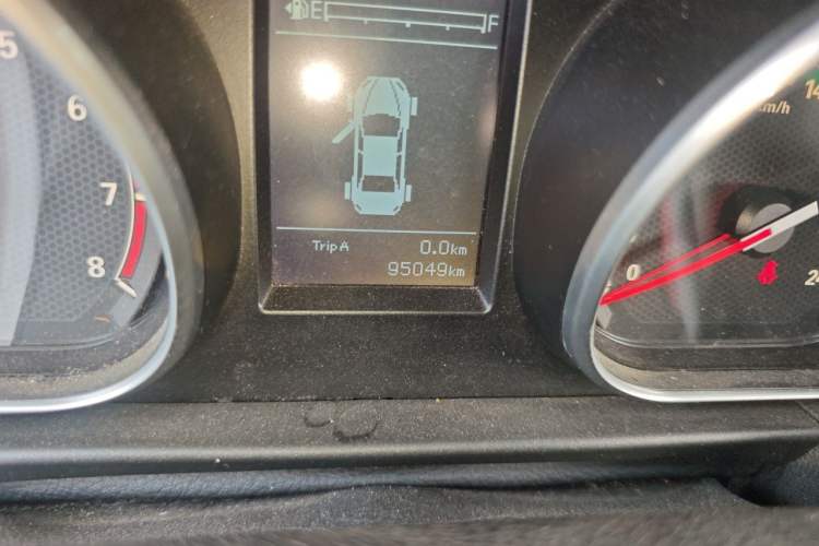Used Bestune B50 2016 1.6L manual luxury version Odometer Close Up