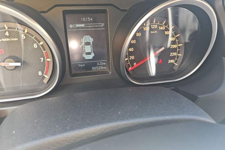 Used Bestune B50 2016 1.6L manual luxury version Odometer Close Up