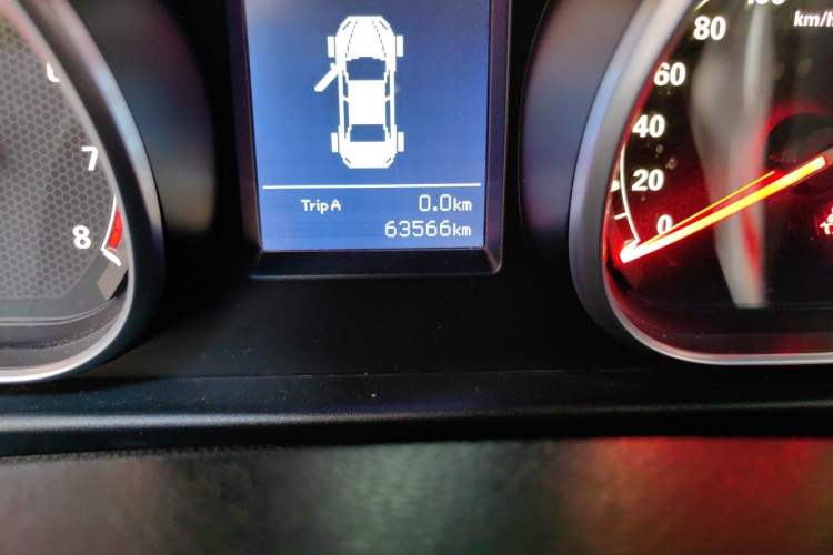 Used Bestune B50 2016 1.6L manual luxury version Odometer Close Up