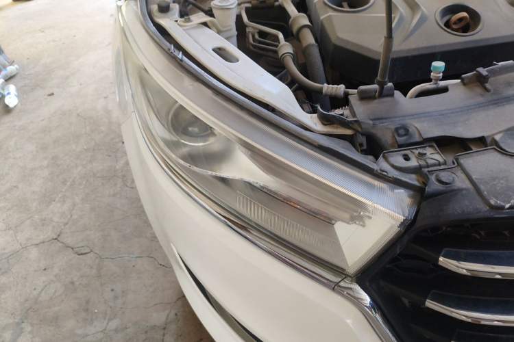 Used Bestune B50 2016 1.6L manual Comfort trim level Right Front Headlight