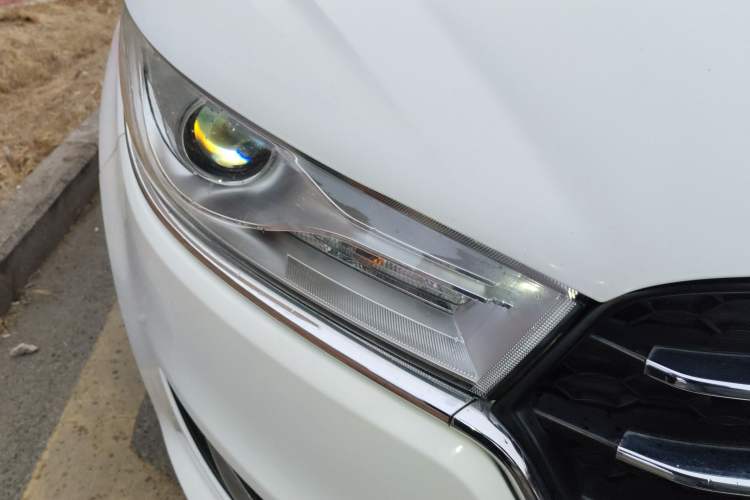 Used Bestune B50 2016 1.6L manual luxury version Right Front Headlight