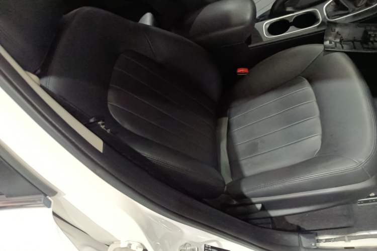 Used Bestune B50 2016 1.6L manual luxury version Right Front Seat