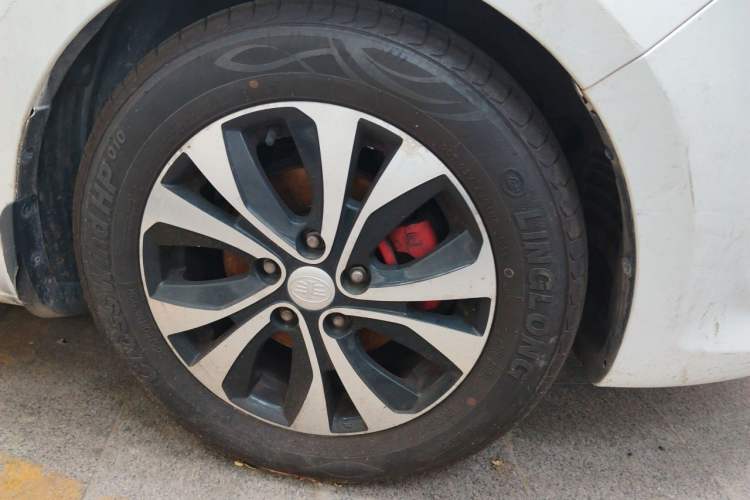 Used Bestune B50 2016 1.4T Automatic Sport Luxury Edition Right Front Wheel Hub
