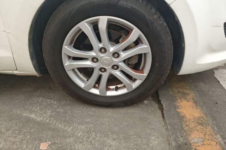 Used Bestune B50 2016 1.4T Automatic Luxury Model Right Front Wheel Hub
