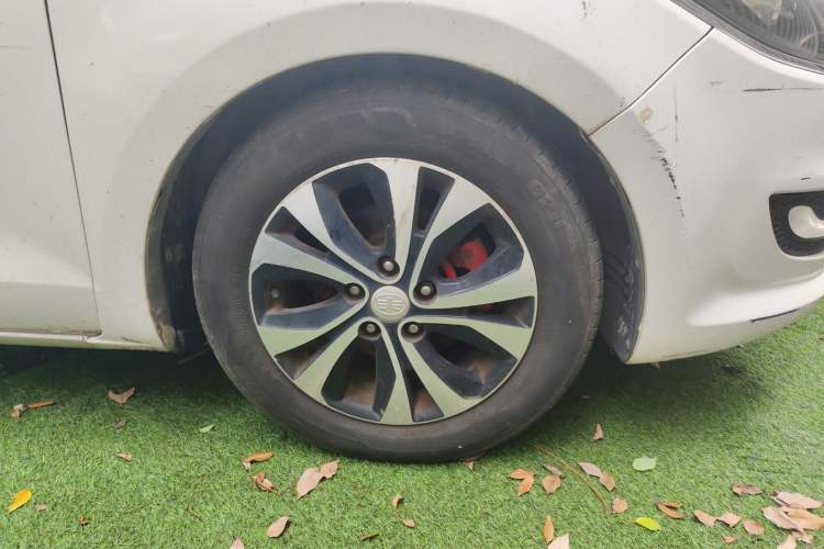 Used Bestune B50 2016 1.4T Automatic Sport Luxury Edition Right Front Wheel Hub