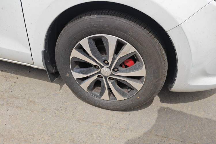Used Bestune B50 2016 1.4T Automatic Sport Luxury Edition Right Front Wheel Hub