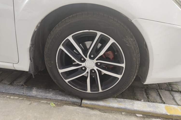 Used Bestune B50 2016 1.6L automatic comfort version Right Front Wheel Hub