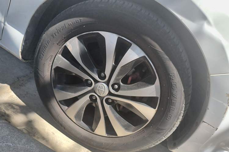 Used Bestune B50 2016 1.4T Automatic Sport Luxury Edition Right Front Wheel Hub