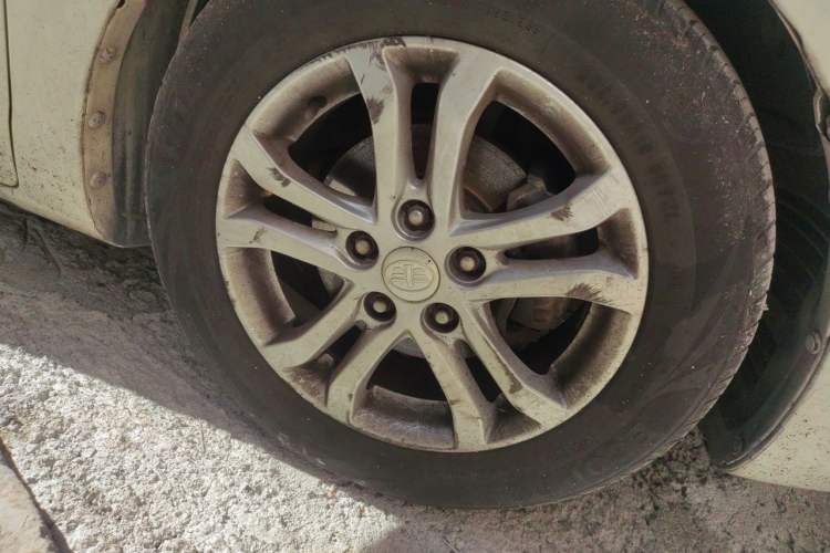 Used Bestune B50 2016 1.4T Automatic Luxury Model Right Front Wheel Hub
