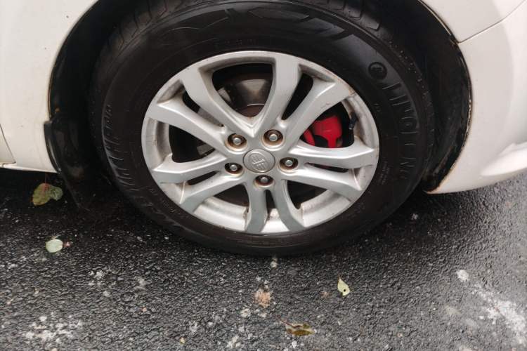 Used Bestune B50 2016 1.6L manual Comfort trim level Right Front Wheel Hub