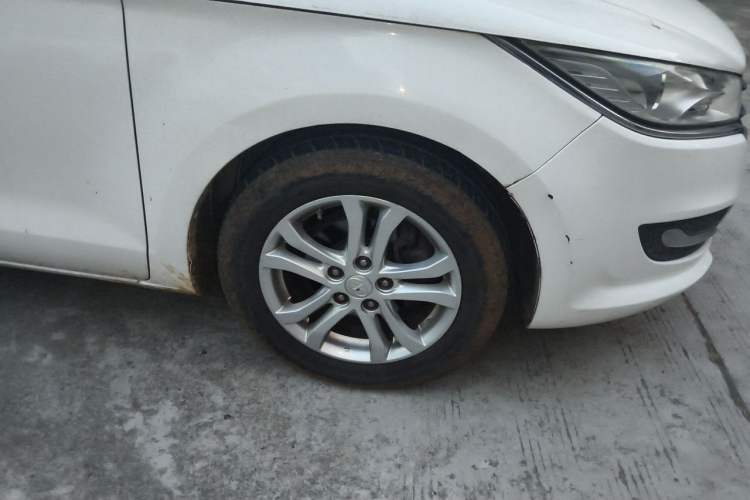 Used Bestune B50 2016 1.4T Automatic Luxury Model Right Front Wheel Hub