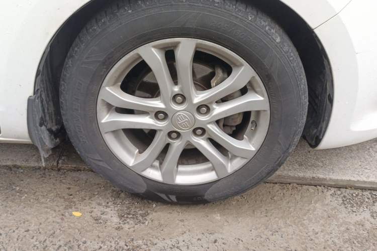 Used Bestune B50 2016 1.6L manual luxury version Right Front Wheel Hub
