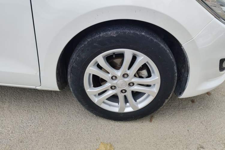 Used Bestune B50 2016 1.4T Automatic Luxury Model Right Front Wheel Hub