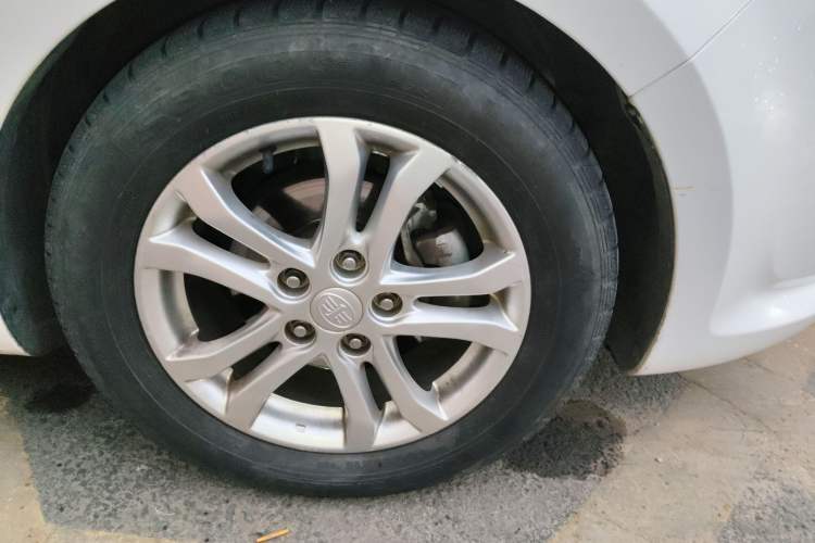 Used Bestune B50 2016 1.6L manual luxury version Right Front Wheel Hub