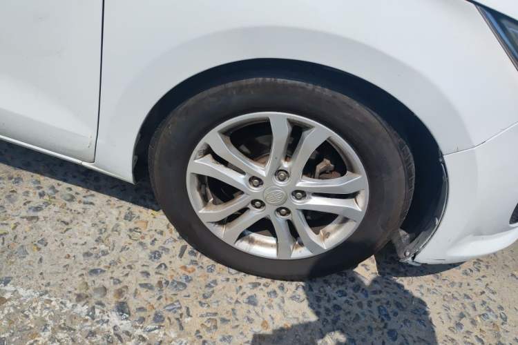 Used Bestune B50 2016 1.4T Automatic Luxury Model Right Front Wheel Hub