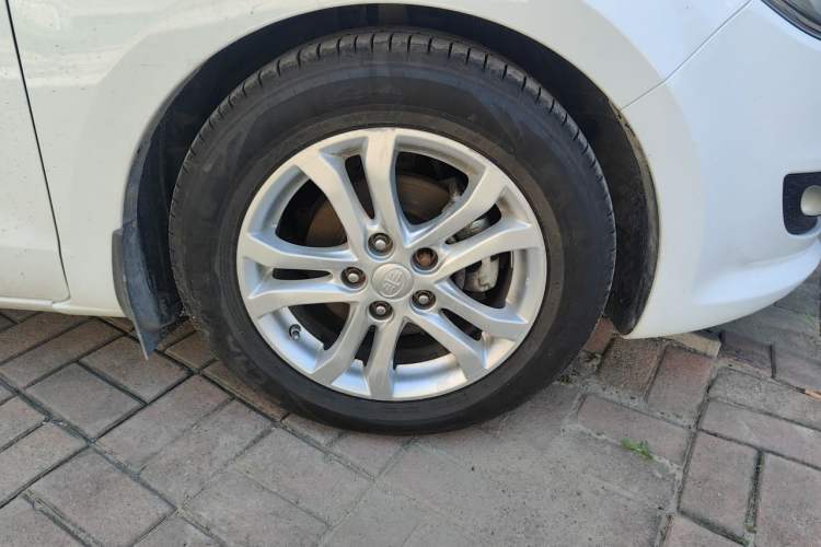 Used Bestune B50 2016 1.6L manual Comfort trim level Right Front Wheel Hub