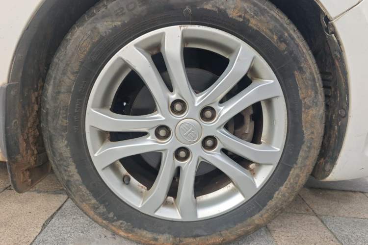 Used Bestune B50 2016 1.6L manual luxury version Right Front Wheel Hub