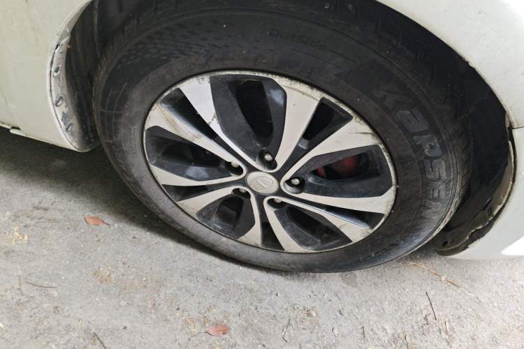 Used Bestune B50 2016 1.4T Automatic Sport Luxury Edition Right Front Wheel Hub