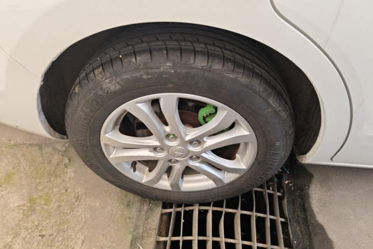 Used Bestune B50 2016 1.6L Automatic Luxury Model Right Rear Wheel Hub
