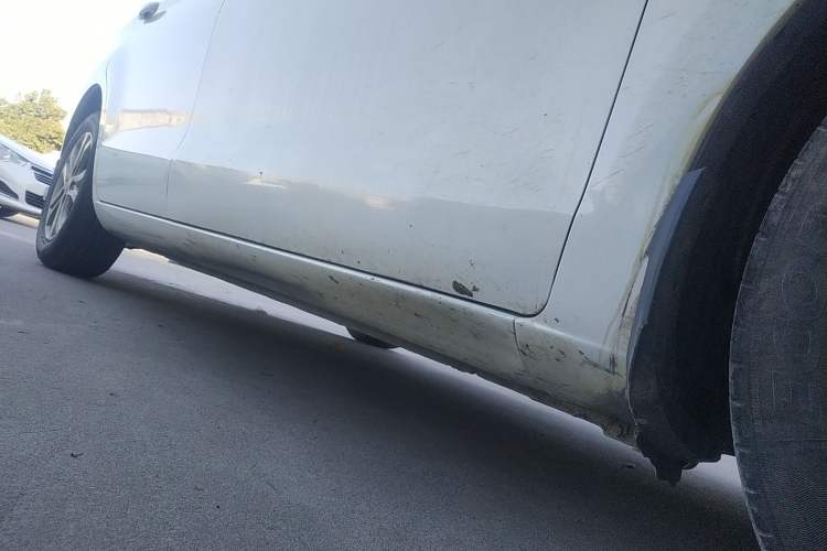 Used Bestune B50 2016 1.6L manual luxury version Right Side Sill