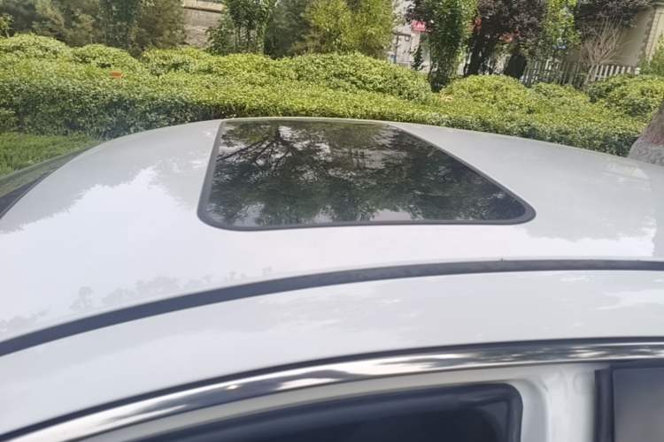 Used Bestune B50 2016 1.6L manual luxury version Roof