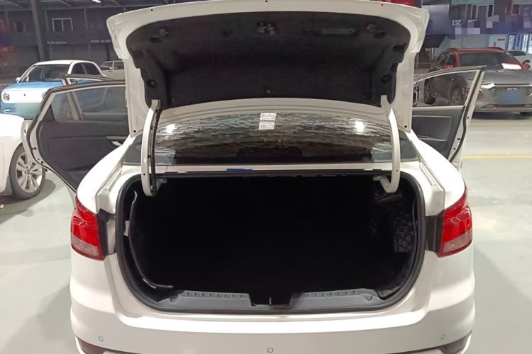 Used Bestune B50 2016 1.6L manual luxury version Trunk