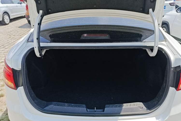 Used Bestune B50 2016 1.6L Automatic Luxury Model Trunk