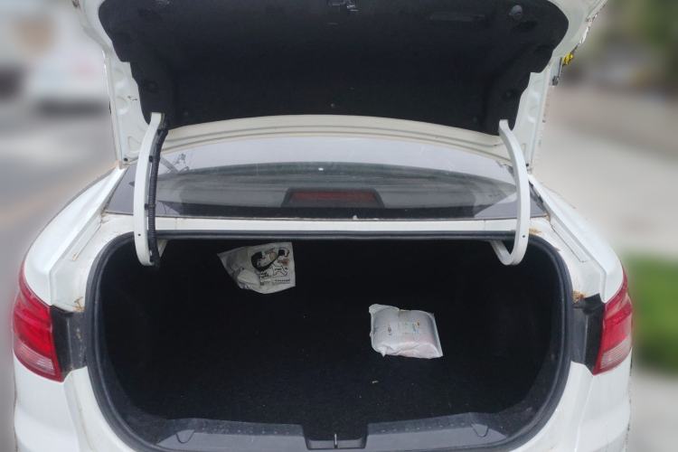 Used Bestune B50 2016 1.6L manual luxury version Trunk