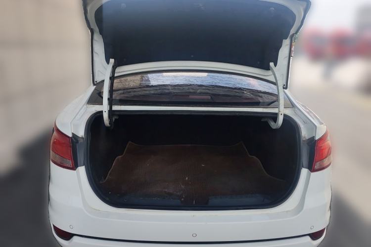 Used Bestune B50 2016 1.6L manual luxury version Trunk