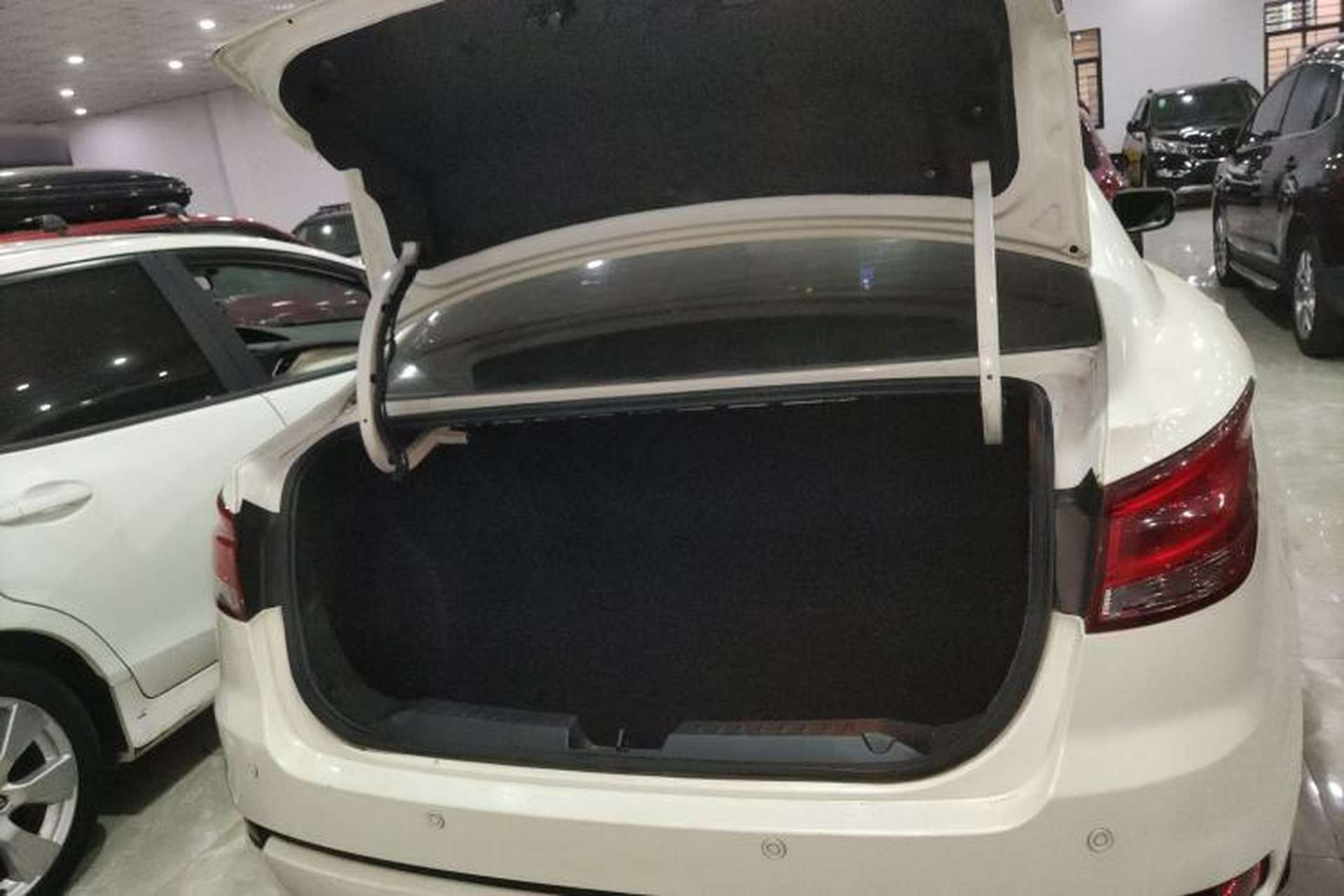 Used Bestune B50 2016 1.6L manual Comfort trim level Trunk