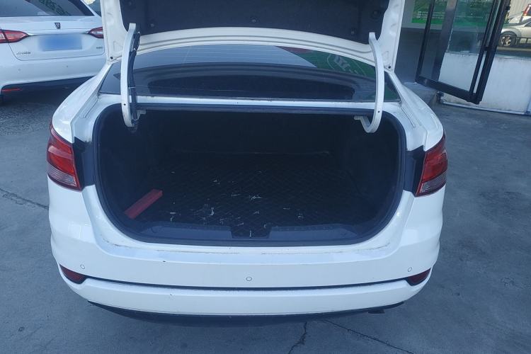 Used Bestune B50 2016 1.6L manual luxury version Trunk