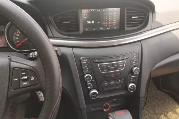 Used Bestune B50 2018 1.4T Automatic 20th Anniversary Edition Audio And AC Panel