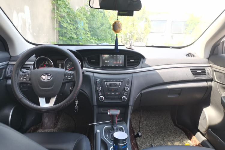 Used Bestune B50 2018 1.4T Automatic 20th Anniversary Edition Center Console