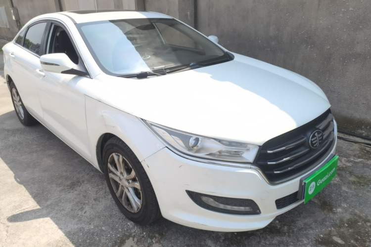Used Bestune B50 2018 1.4T Automatic 20th Anniversary Edition Front Right 45 Deg