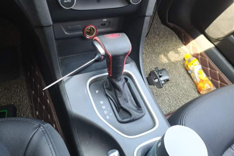 Used Bestune B50 2018 1.4T Automatic 20th Anniversary Edition Gear Lever