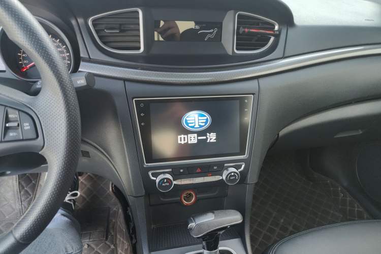 Used Bestune B50 2019 1.4T Automatic Elite Edition Audio And AC Panel
