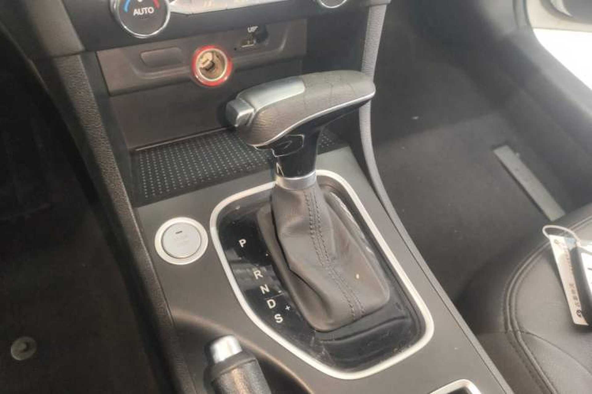 Used Bestune B50 2019 1.4T Automatic Elite Edition Gear Lever