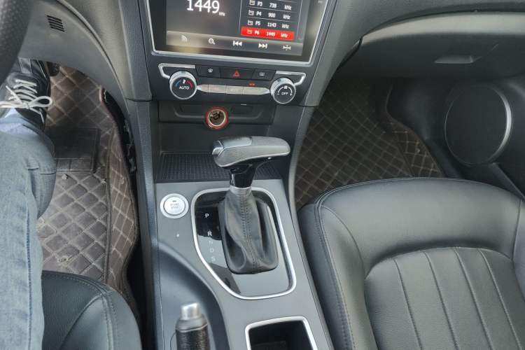 Used Bestune B50 2019 1.4T Automatic Elite Edition Gear Lever