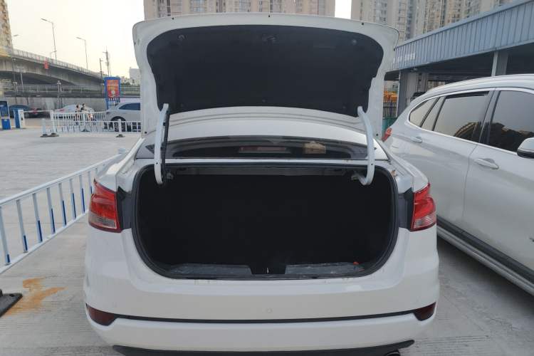 Used Bestune B50 2019 1.4T Automatic Elite Edition Trunk