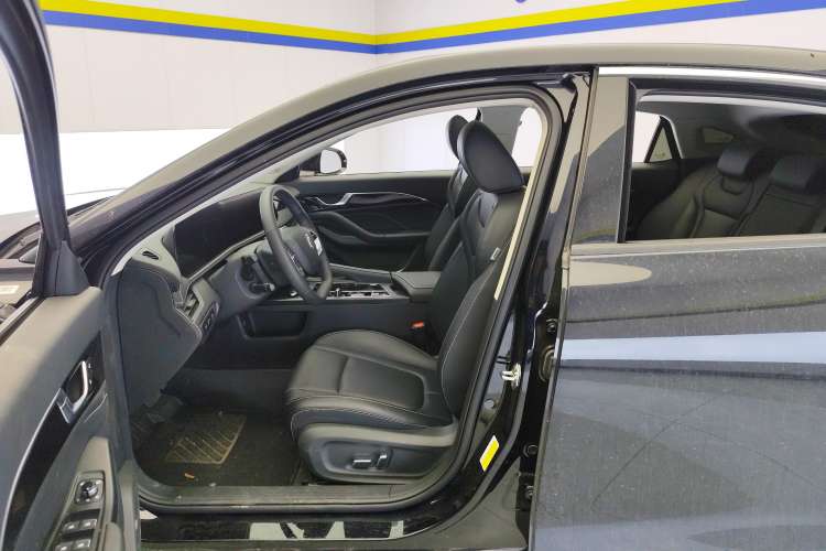 Used Bestune B70 2025 Dragon Edition 1.5T Enjoyment Model Left Front Seat