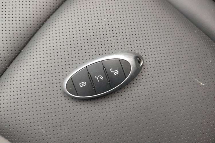 Used Bestune B70 2025 Dragon Edition 1.5T Enjoyment Model Vehicle Key