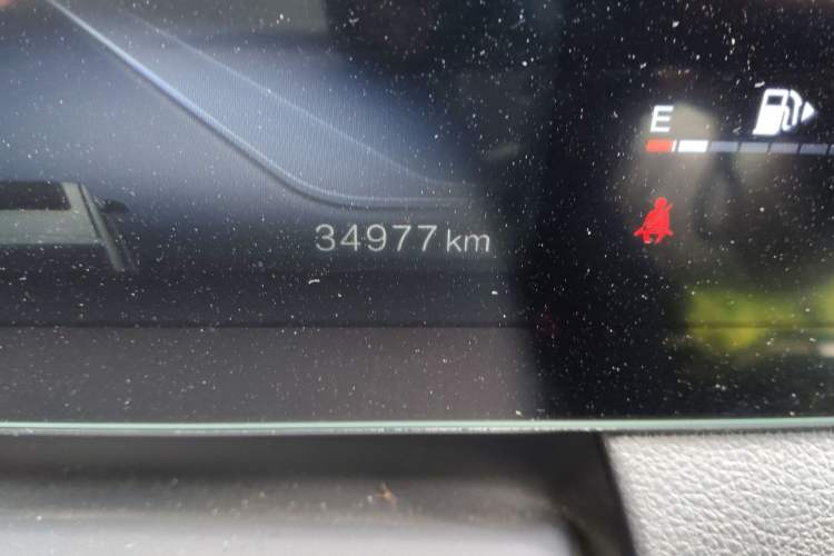 Used Bestune B70 2021 1.5T Automatic 15th Anniversary Edition Odometer Close Up