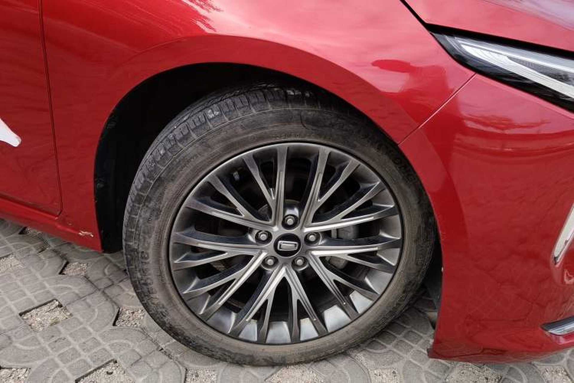 Used Bestune B70 2021 1.5T Automatic 15th Anniversary Edition Right Front Wheel Hub