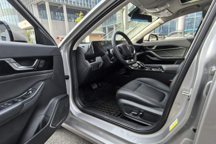 Used Bestune B70 2024 Dragon Edition 1.5T Leading Model Interior 1