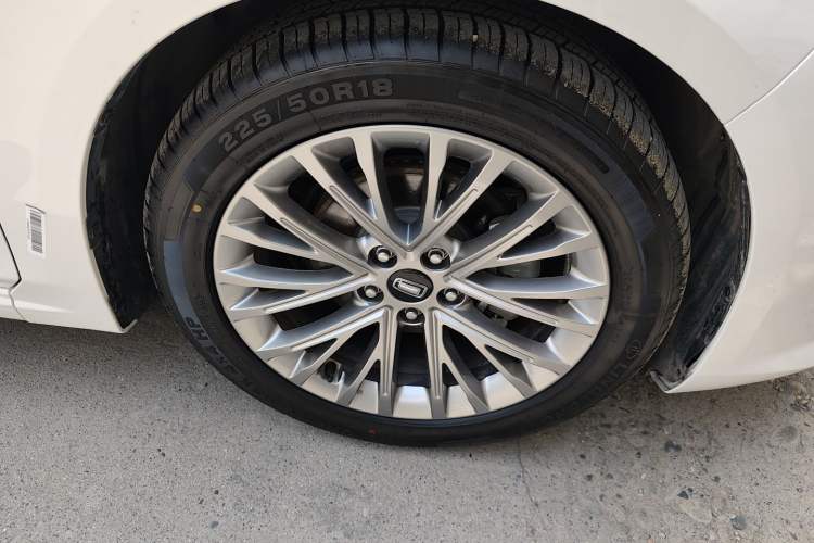 Used Bestune B70 2022 Third Generation 1.5T Automatic Enjoyment Version Right Front Wheel Hub