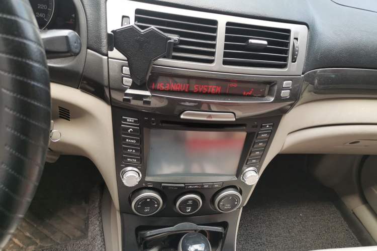 Used Bestune B70 2006 2.0L Automatic Special Edition Commemorative Version Audio And AC Panel