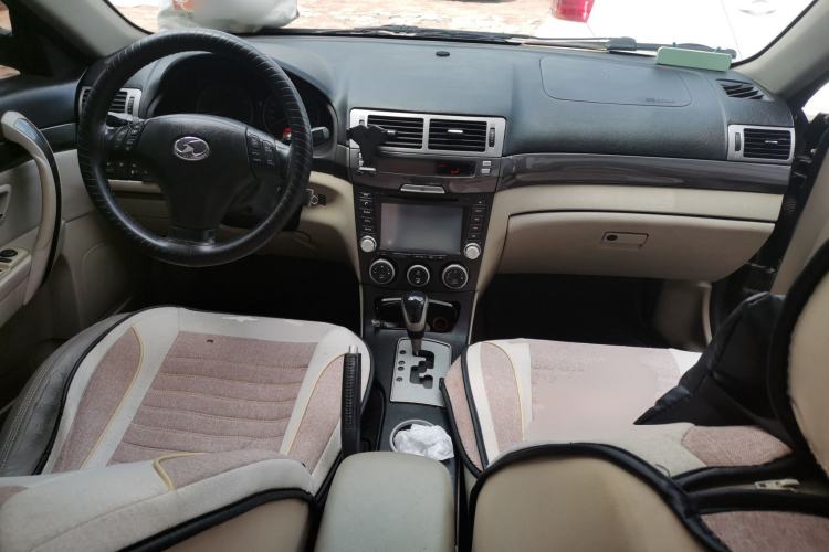 Used Bestune B70 2006 2.0L Automatic Special Edition Commemorative Version Center Console