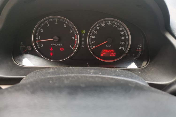 Used Bestune B70 2006 2.0L Automatic Special Edition Commemorative Version Odometer Close Up