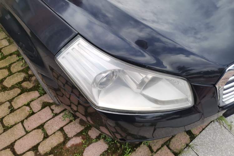 Used Bestune B70 2006 2.0L Automatic Special Edition Commemorative Version Right Front Headlight
